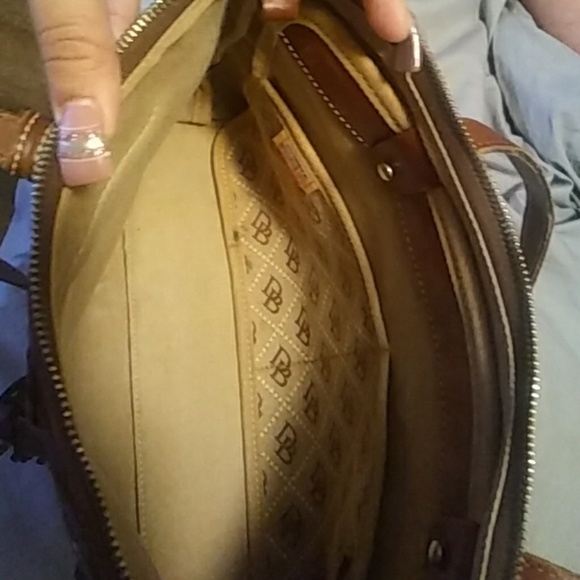 Dooney and Bourke handbag - Picture 3 of 7